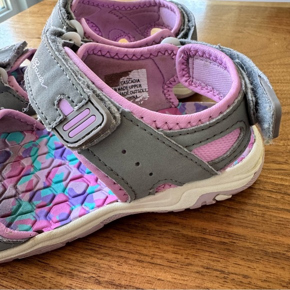 Eddie Bauer Gray and Pink Sandals with Adjustable Velcro Straps. Size Gi… - Picture 5 of 11